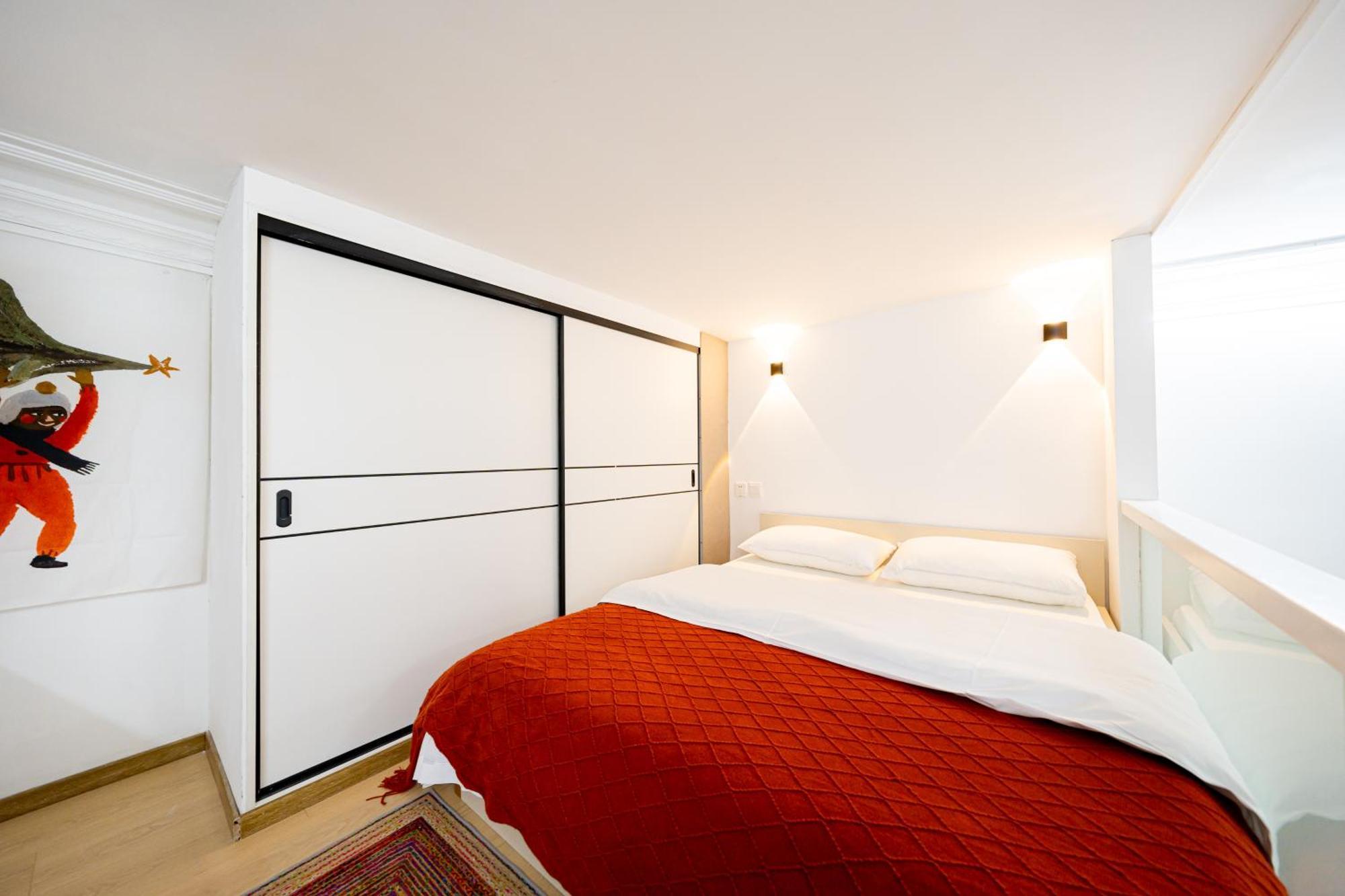 Hills & Zinn Courtyard With 2bedrooms Close To Line 9 *