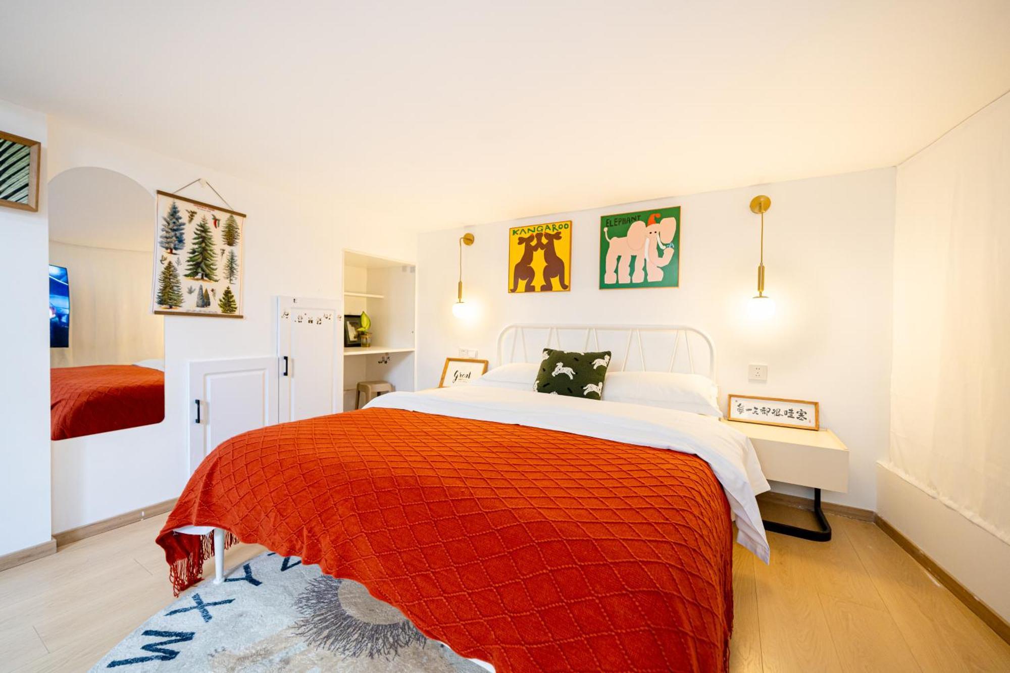 Apartment Hills & Zinn Courtyard With 2bedrooms Close To Line 9 Shanghai